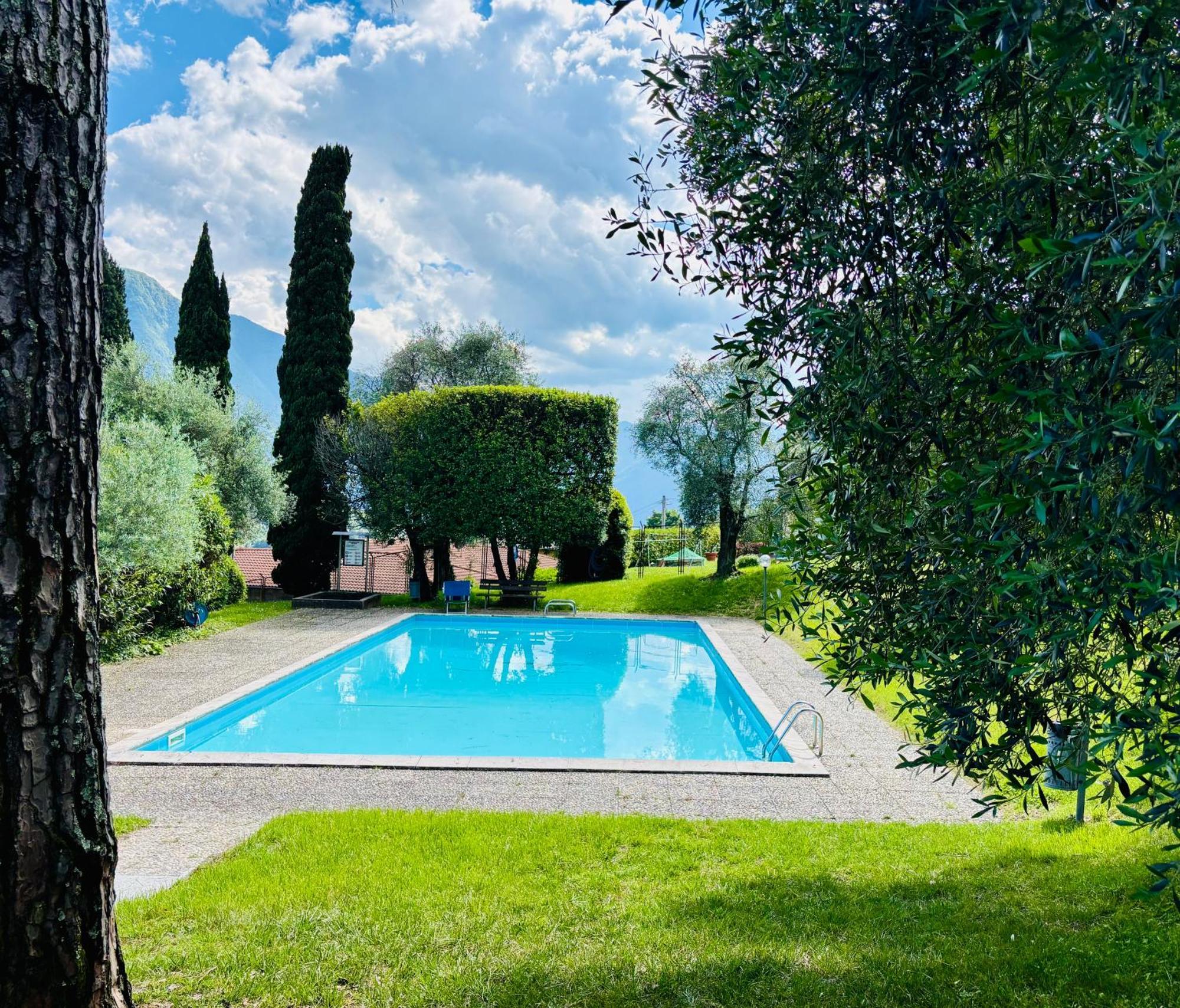 Apartment Bella Vista In Mezzegra With Pool Sleeps 6- By Italian Apartments Exteriér fotografie